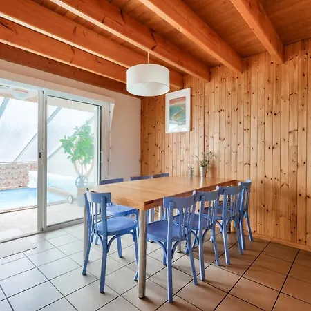 Hébergement de vacances A 600m De La Plage, Maison Pour 6 Avec Piscine